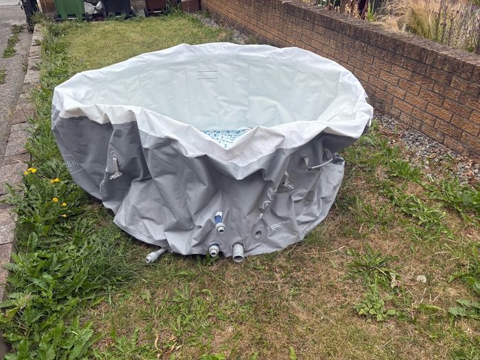 Garden/Jacuzzi
