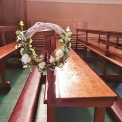 Pew End Flower Wreaths for Hire