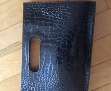 Black clutch