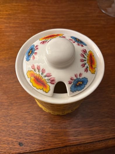 Avoca Collection - Yellow Spot Secret Garden Jam , Honey / Sugar Pot - as new