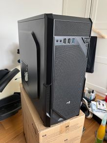 AeroCool VS-1 mid tower case / Used