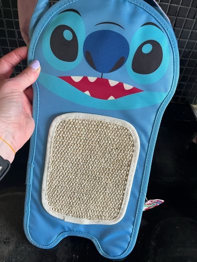 Cat scratch mat