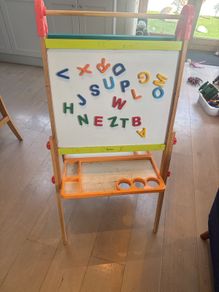 Kids easel