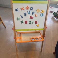 Kids easel
