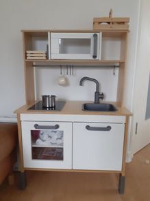 play kitchen