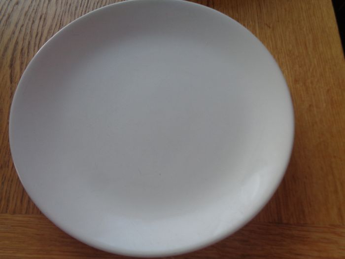 White Dinner Plates x 6 for Sale