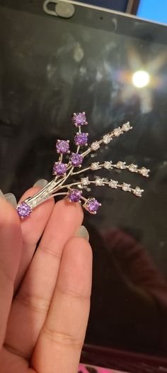 Newbridge Silverware VB800 Vintage Brooch in Purple and white Stones