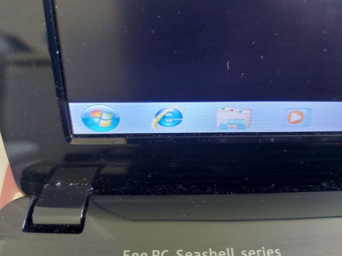EEPC Seashell Series, Red, Intel Atom CPU N2600, 1.6GHz, 1GB Ram, 320GB HDD, Windows 7 Ultimate, Opera, Chrome