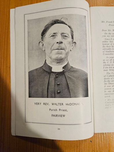 Fairview. Catholc Young Men's Society. ( Blessed Oliver Plunket Branch) Silver Jubilee Souvenir Book 1919-1944.