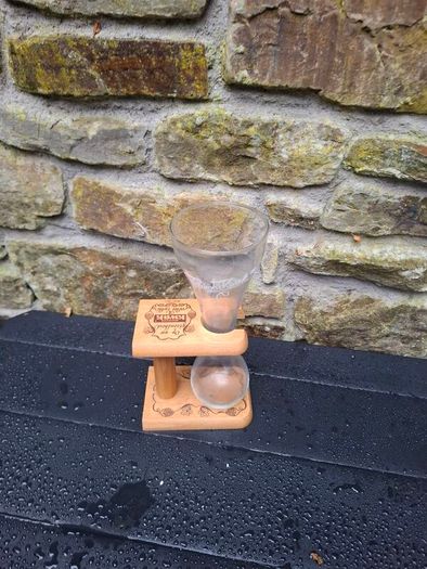 Belgian beer glass kwak possible to post