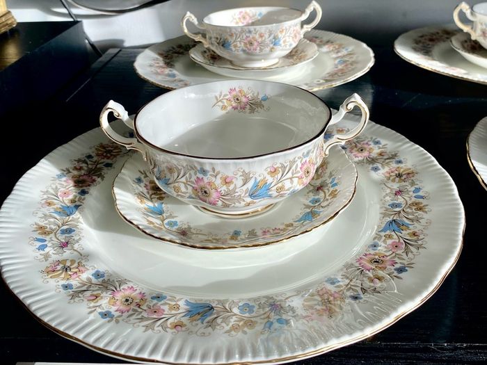Paragon Meadowvale 18pcs Set China