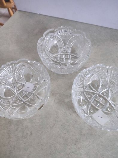 Set Of Three Small Bowls Kristal Valaska Bela