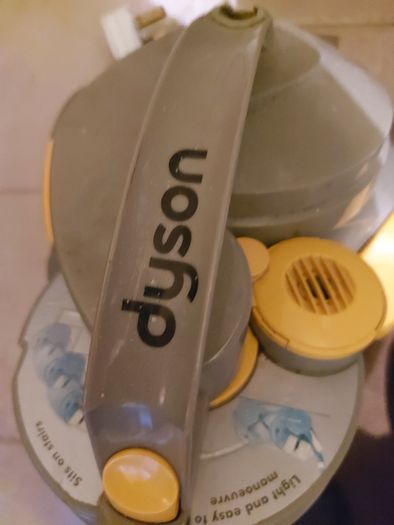 DYSON DC05, for parts or repair, not powering on