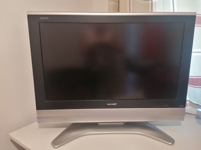 Sharp Aquos 32" LCD TV