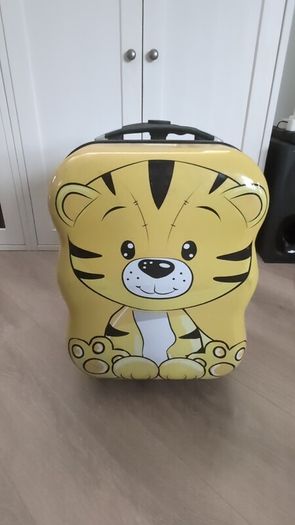 Kids travel suitcase