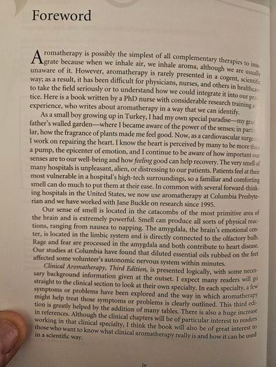 Clinical Aromatherapy. Essential Oilsin Healthcare. Paperback In Good Condition See Photos For Same