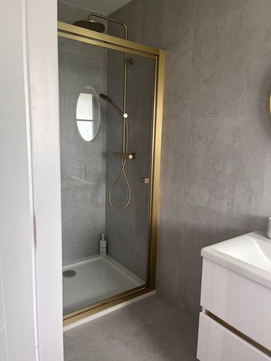 16 Boxes of Liberty White Tiles - 59x59