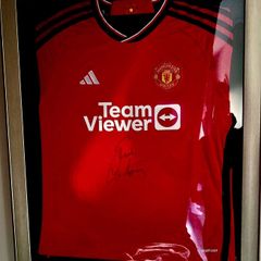 Manchester United signed jersey