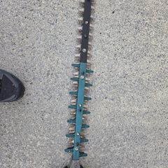 electric hedge trimmer