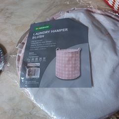 Laundry Pop Up  Hamper. S. H.45 x W40 x D40cm. B.N.W.T.