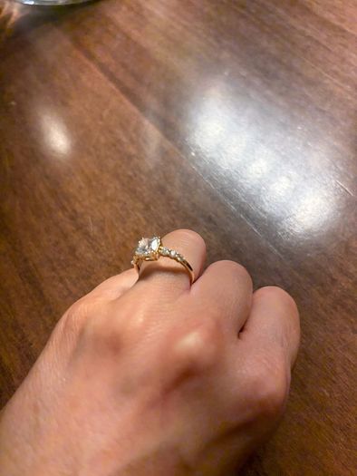 2ct Diamond cushion ring, 14kt gold