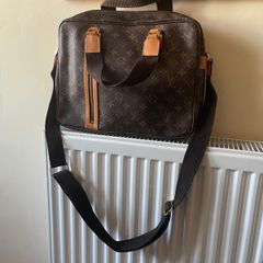 Shoulder bag