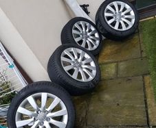 Audi 4 wheels alloyes with tyres. 245/45R17