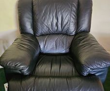 3 seater recliner and 2 armchairs
