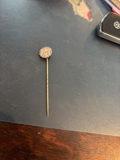 retro brooch