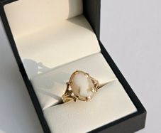 Antique 9ct Yellow Gold Carved Shell Cameo Ring