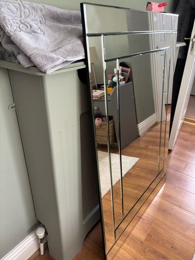 wall mirror