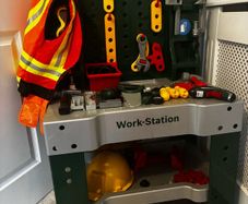 Toy tool bench