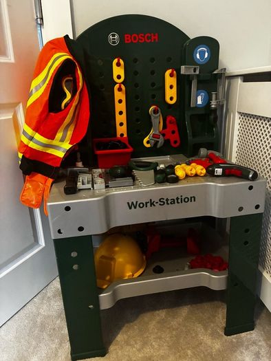 Toy tool bench