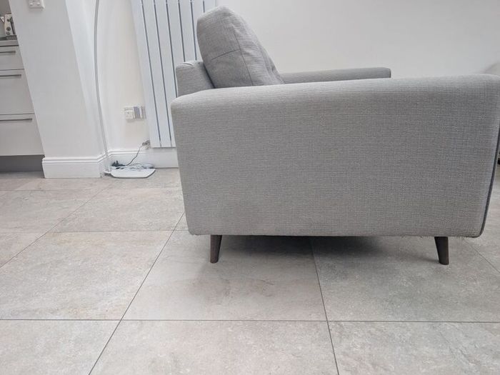 Loveseat / Cuddler (Meadows & Byrne)