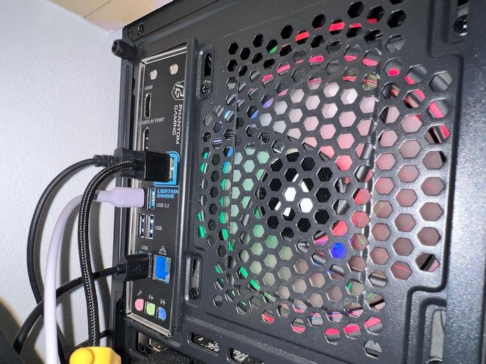 High-End Gaming PC  RTX 4060 / Ryzen 5 / 16GB 3600mhz RAM