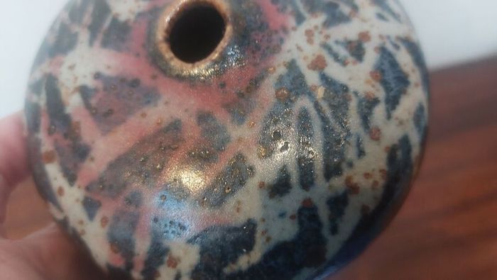 Fabulous Vintage Small Hand-Thrown Art Pottery Pebble Shaped Vase with Lovely Abstract Glaze Pattern in Blacks, Whites, Pinky-Red with Gold Flakes, Hand Made, But Unknown Maker, Circa 1975