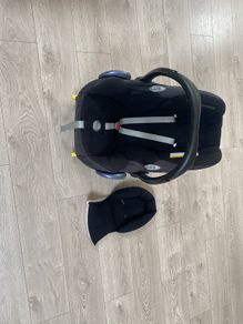 Maxi cosi isofix infant seat (13kg) and newborn insert