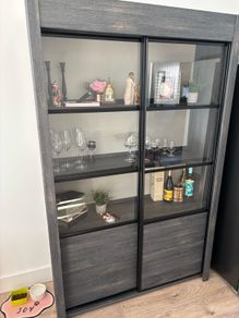 display cabinet