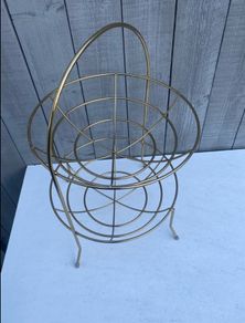 Two-tier fruit basket