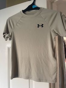Under Armour TShirt