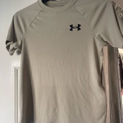 Under Armour TShirt
