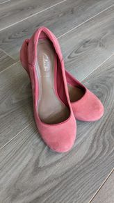 Women's heels size 4