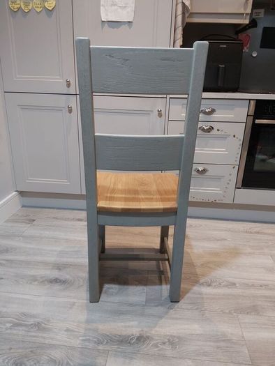Set of 4 dining room chairs