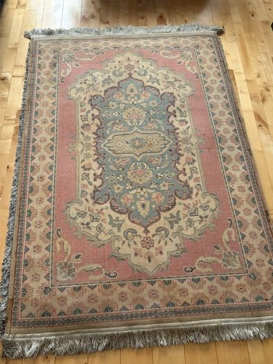 Traditional Oriental style wool rug