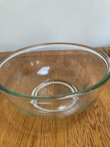 Large Pyrex bowl