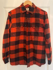 Mens Levis Red and Black Buffalo Check Shirt Long Sleeve. Size Small.