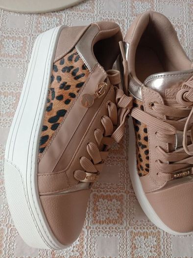 Leather womens trainers Carvela size 38