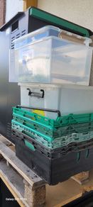 Stacking crates
