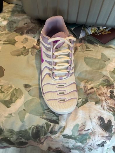 Women's Nike TNs