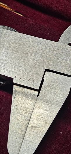 Mitutoyo 505-633 metric dial caliper